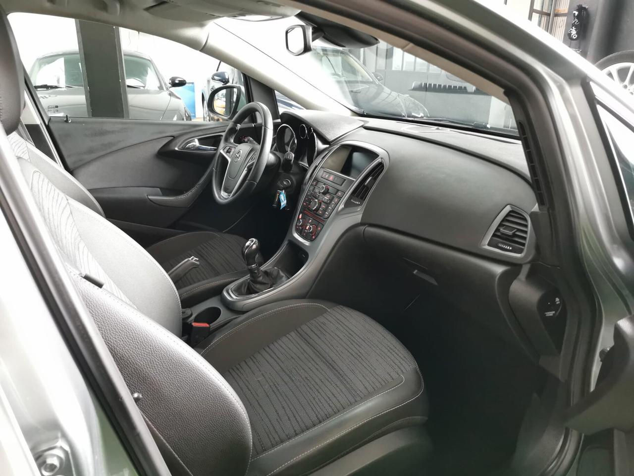 Opel Astra 1.6i 100cv Cosmo GANCIO TRAINO GARANZIA 12 MESI