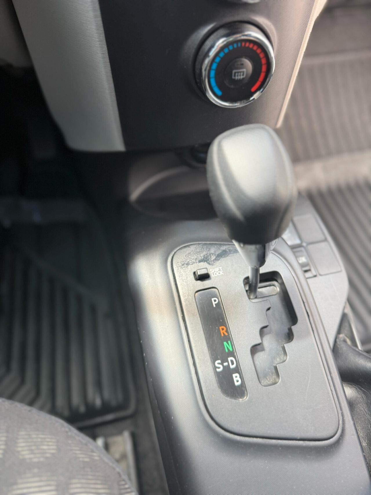 Toyota iQ 1.0 CVT Lounge