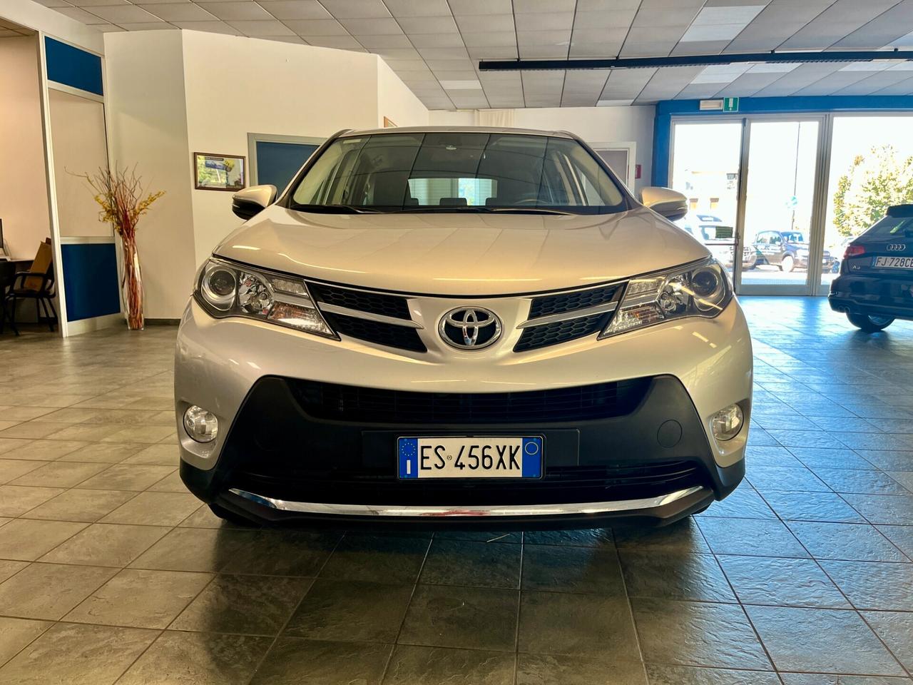 Toyota RAV 4 RAV4 2.2 D-CAT 4X4 CAMBIO AUTOMATICO Lounge