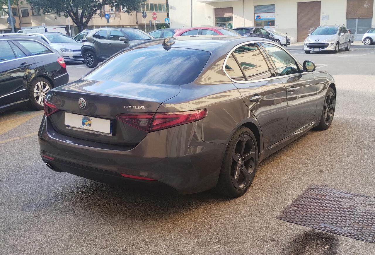 Alfa Romeo Giulia 2.2 Turbodiesel 160 CV AT8 Executive