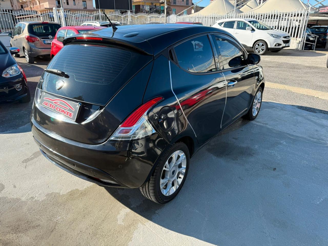 Lancia Ypsilon 1.2 69 CV 5 porte Silver