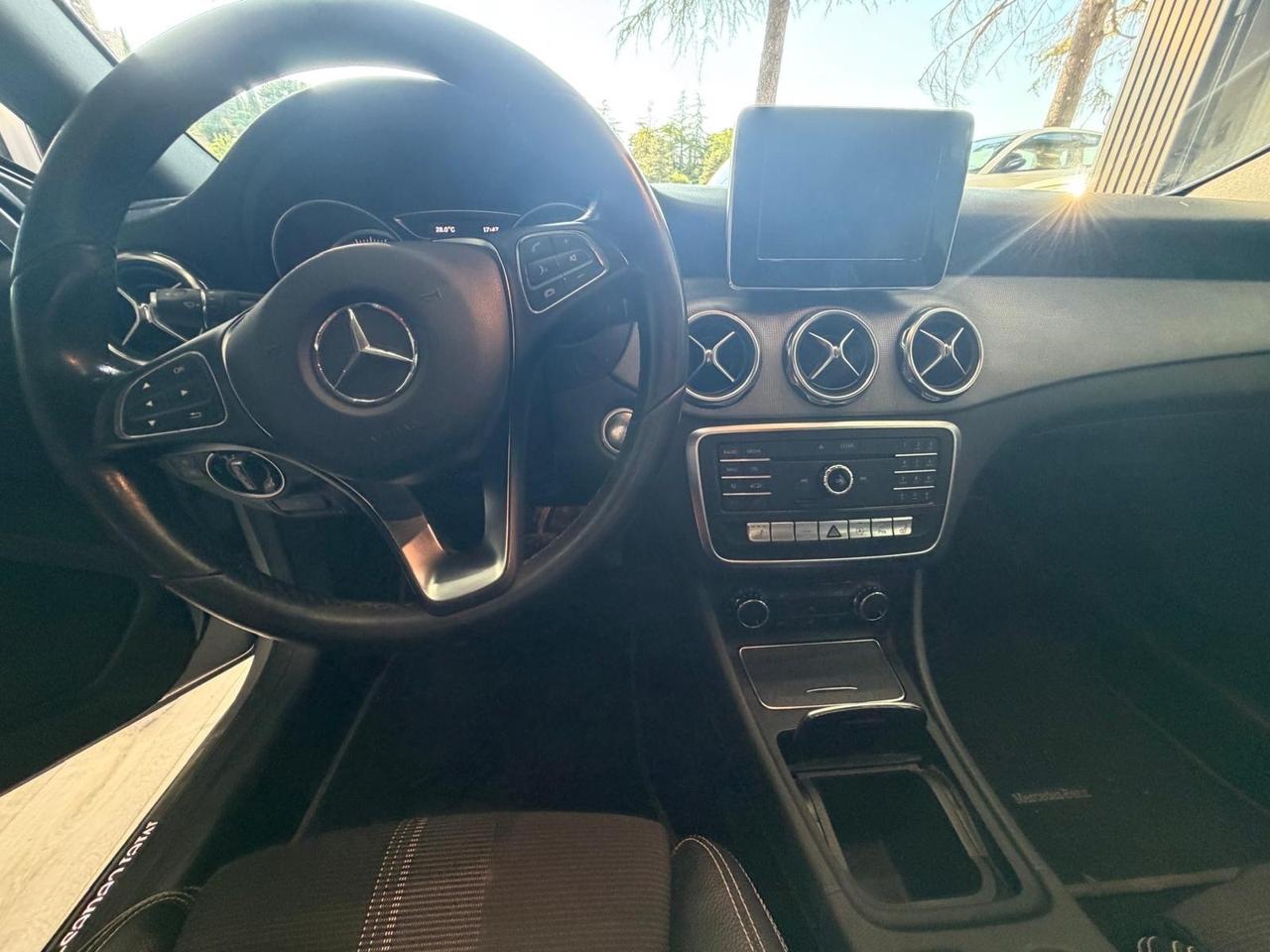 Mercedes-benz GLA 200 d Premium