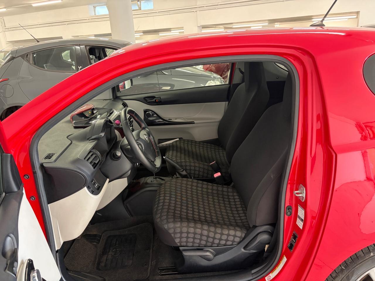 Toyota iQ Cvt automatica Perfetta !
