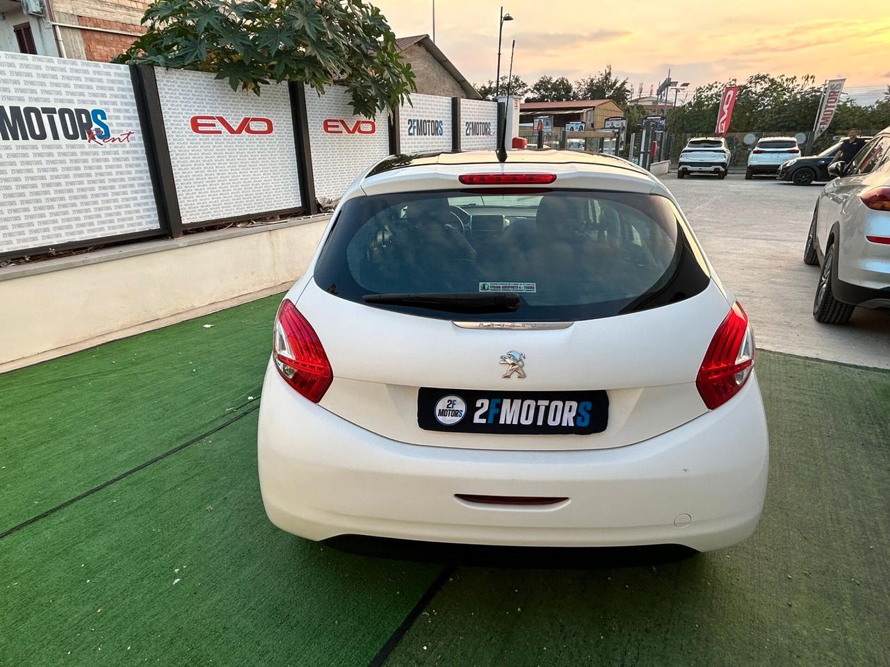 Peugeot 208 1.4 HDi 68 CV 5 porte Allure