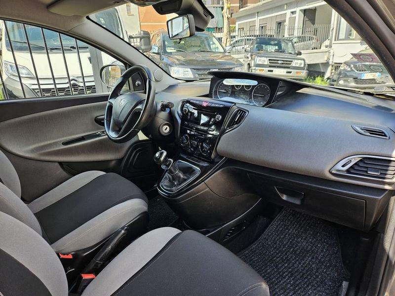 Lancia Ypsilon Ypsilon 1.2 8v Silver 69cv