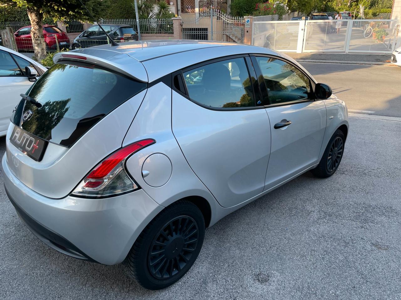 Lancia Ypsilon 1.2 69 CV 5 porte S&S Elefantino Blu