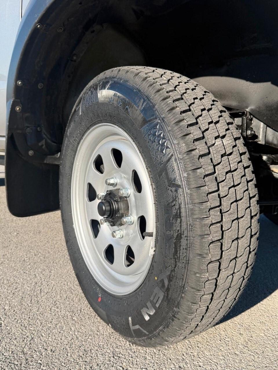 Nissan NP300 2.5 D 2p. King Cab Easy Chassis