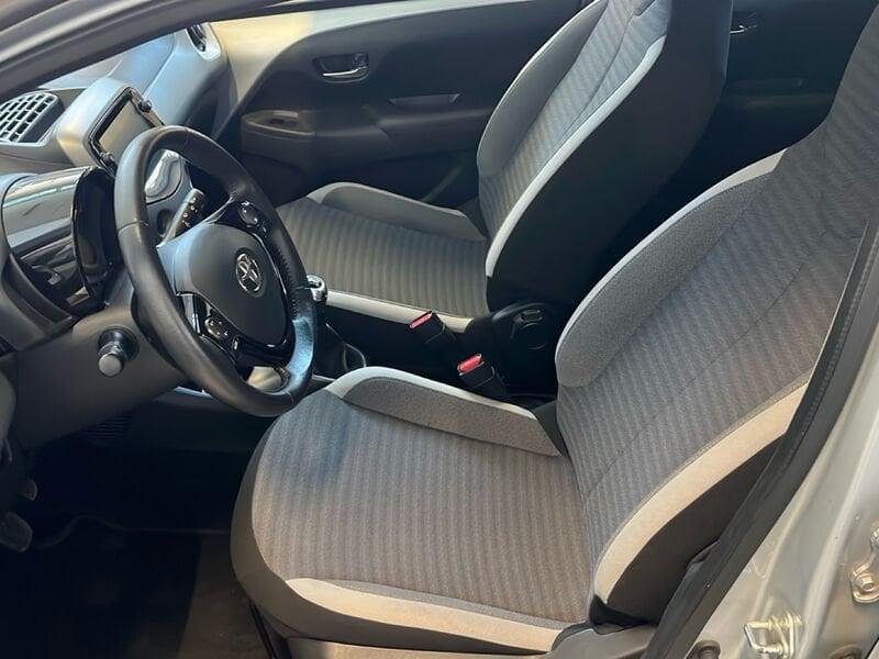 Toyota Aygo Aygo Connect 1.0 VVT-i 72 CV 5 porte x-play