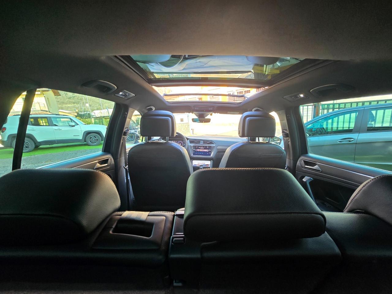 Vw Tiguan 2.0 TDI 200CV 4x4 R.line tetto apribile-2021