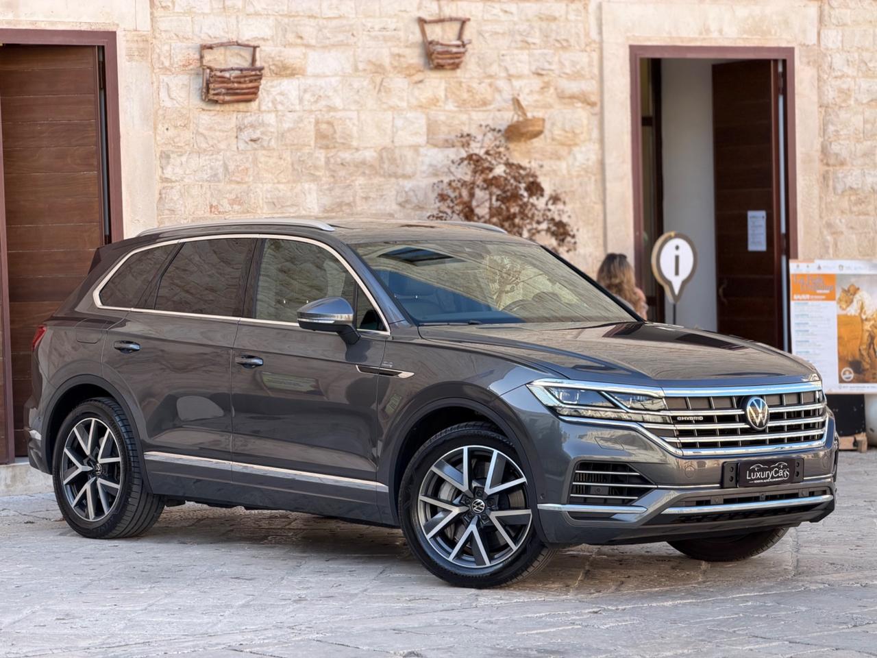 VOLKSWAGEN TOUAREG 3.0 V6 EHYBRID 340 CV PLUG-IN HYBRID