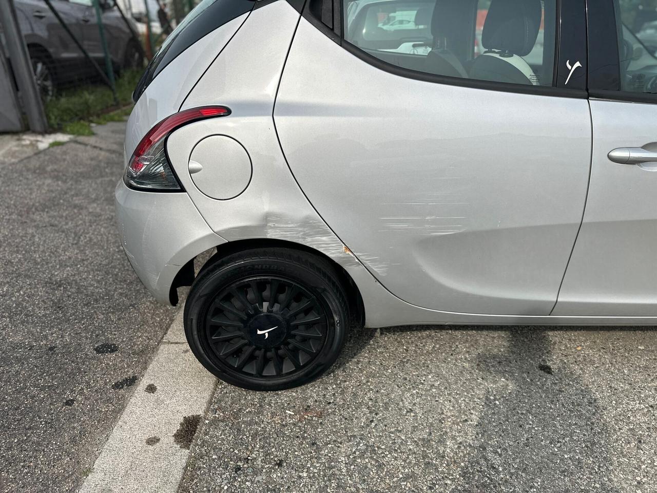 Lancia Ypsilon 1.2 69 CV 5 porte Elefantino
