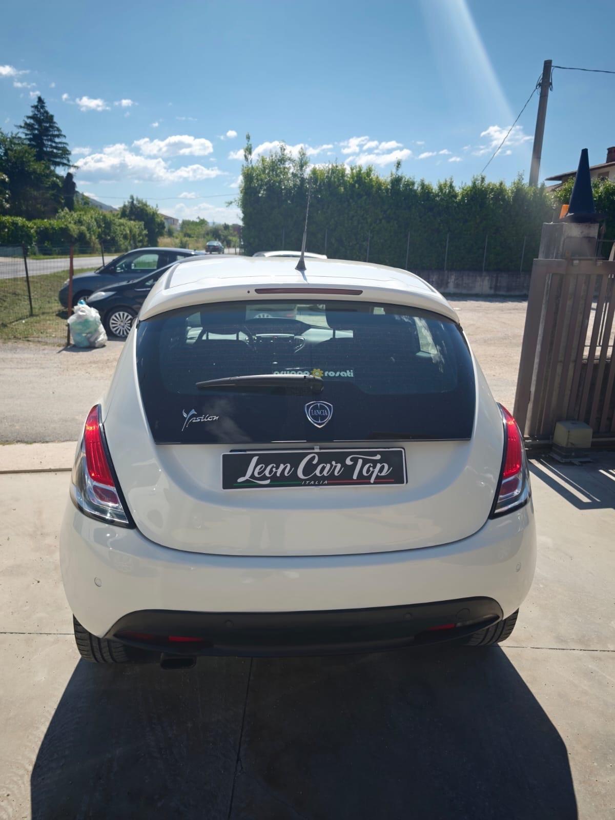 Lancia Ypsilon 0.9 TwinAir 85 CV cambio automatico km 58 mila