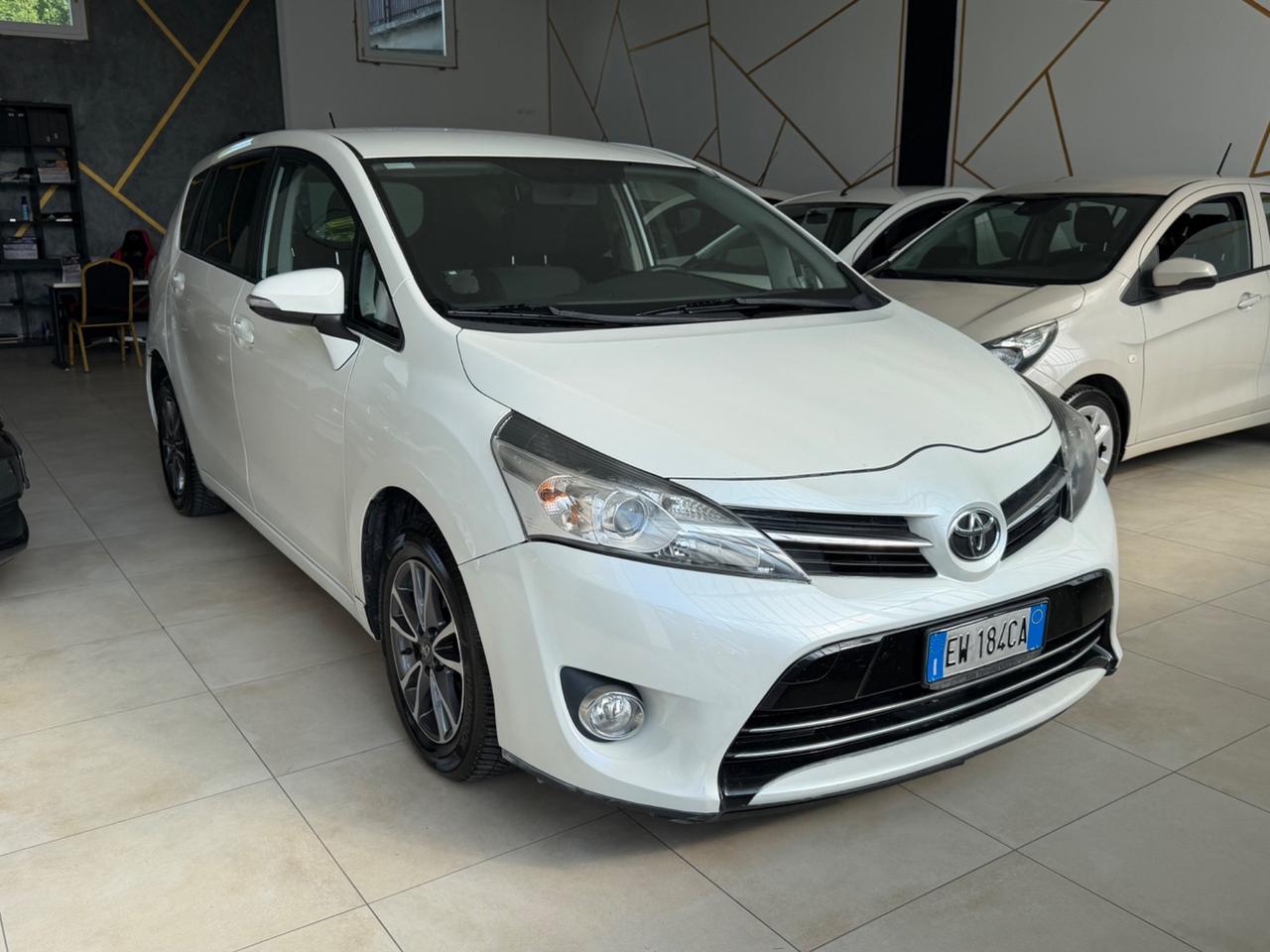 Toyota Verso 1.6 D-4D Business 7 Posti