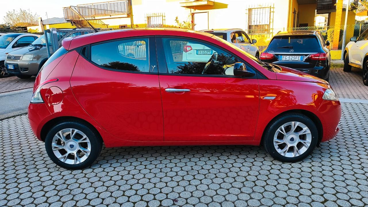 Lancia Ypsilon 1.2 69 CV 5 porte Platinum