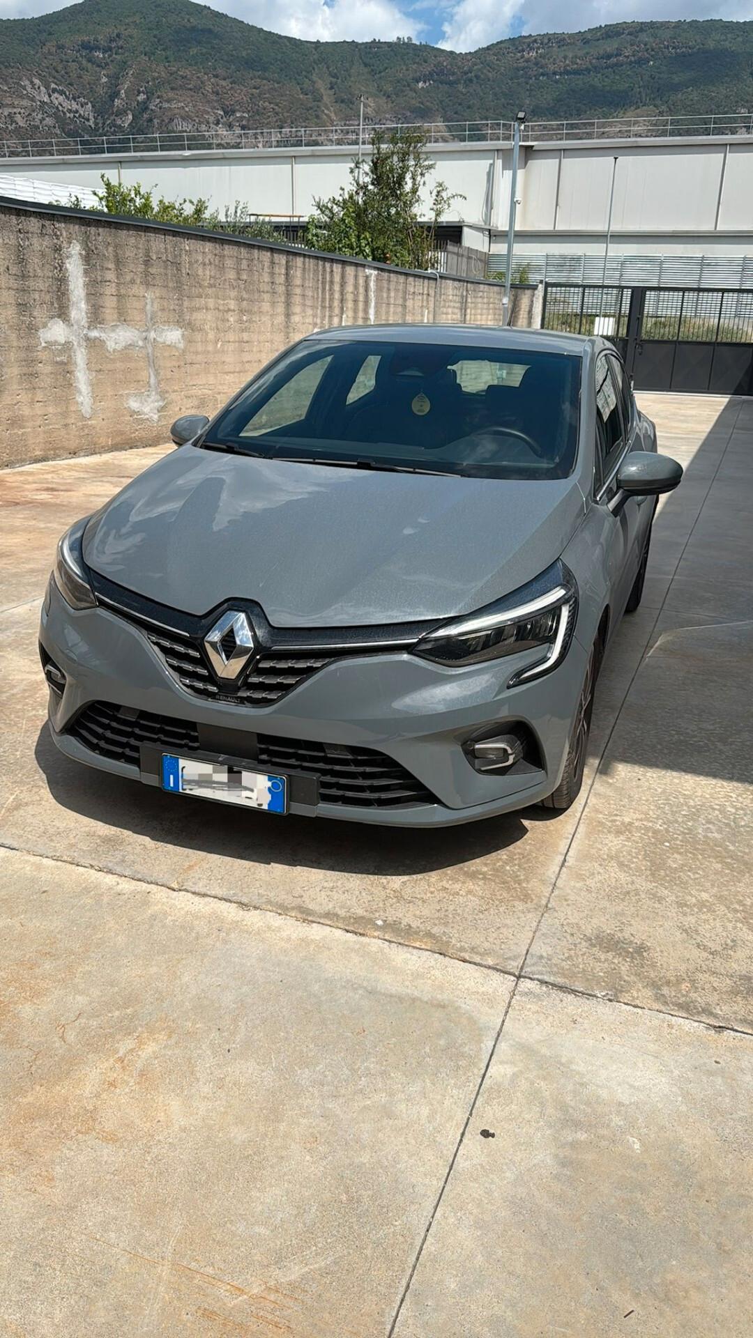 Renault Clio TCe 100 CV 5 porte Zen Benzina + GPL di Serie Anno 2021 solo 16.500km