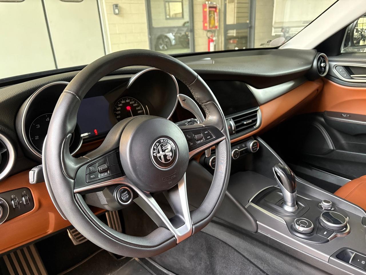 Alfa Romeo Giulia 2.2 Q2 Turbodiesel 180 CV AT8 Business Sport Launch Ed.