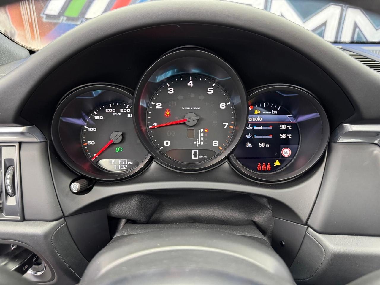 Porsche Macan 2.0 (655)