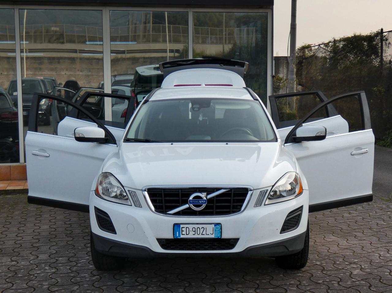 Volvo XC 60 XC60 2.4 D 175 CV FWD Geartronic Kinetic