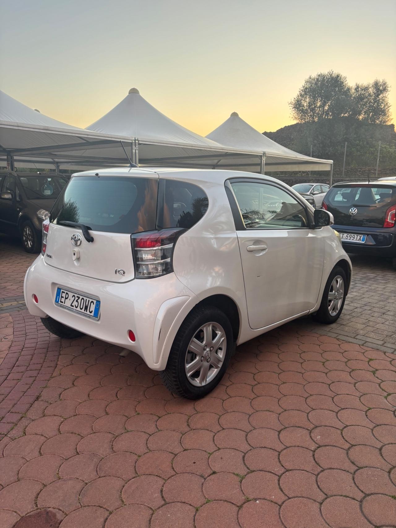 Toyota iQ 1.0 CVT Trend automatica