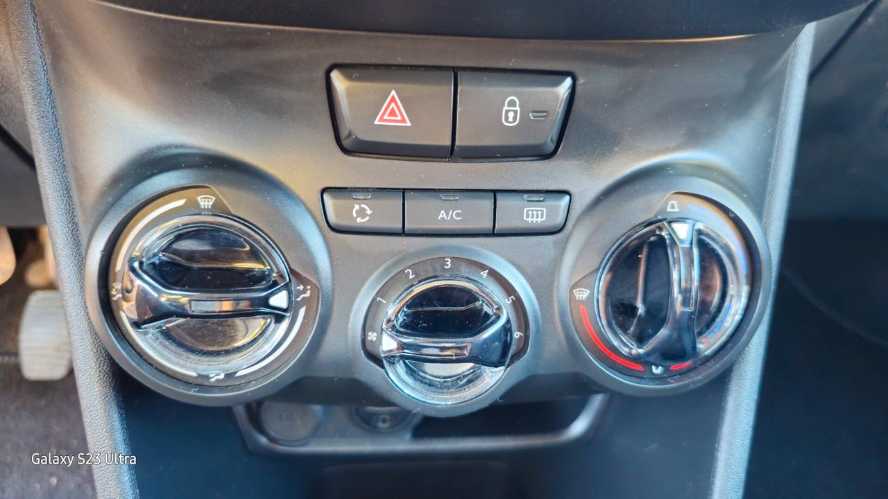 Peugeot 208 full optional Metano garantita 12 mesi