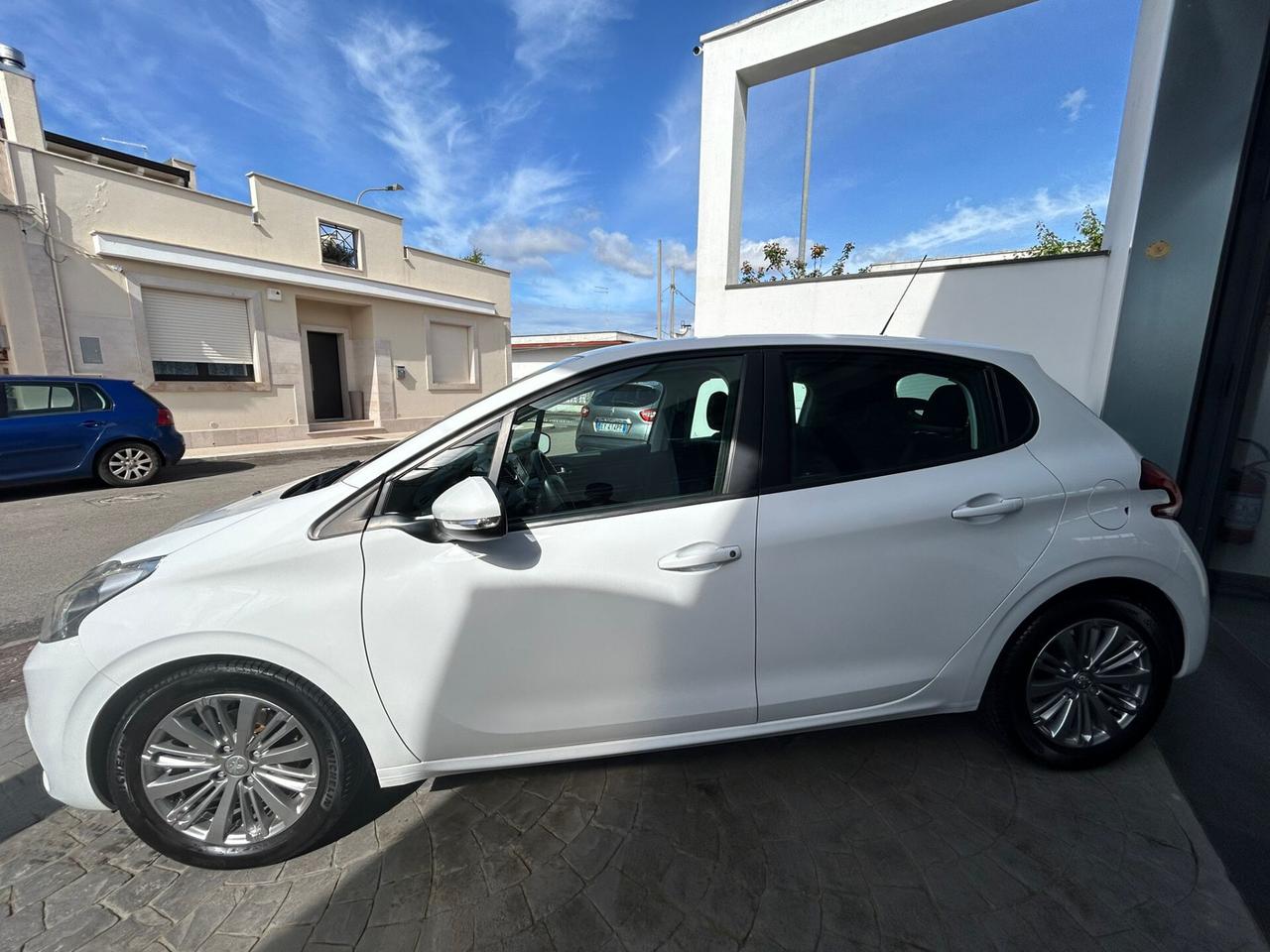 Peugeot 208 1.6 HDI 75Cv 5P ALLURE-2016