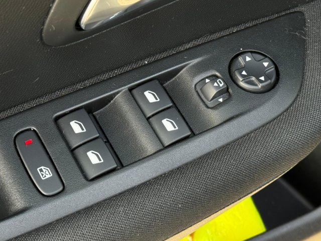PEUGEOT 208 PureTech 100 Active Pack Unicoprop. LED Technology