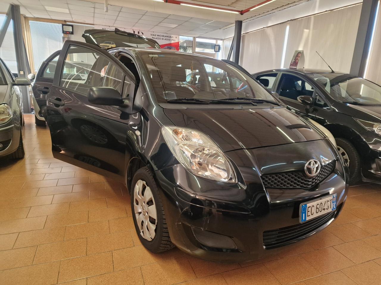 Toyota Yaris 1.0 5 porte Now, 102 mila chilometri