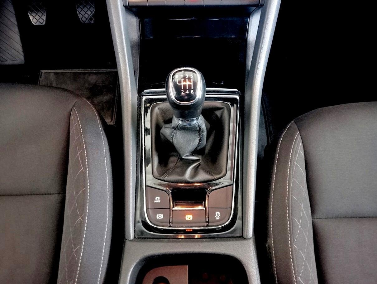 Skoda Karoq 1.6 TDI AMBITION CARPLAY CAMERA 17" PRONTA CONS