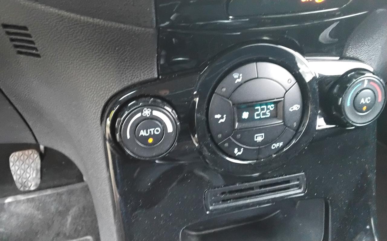 Ford Fiesta 1.4 5p. Bz.- GPL Titanium