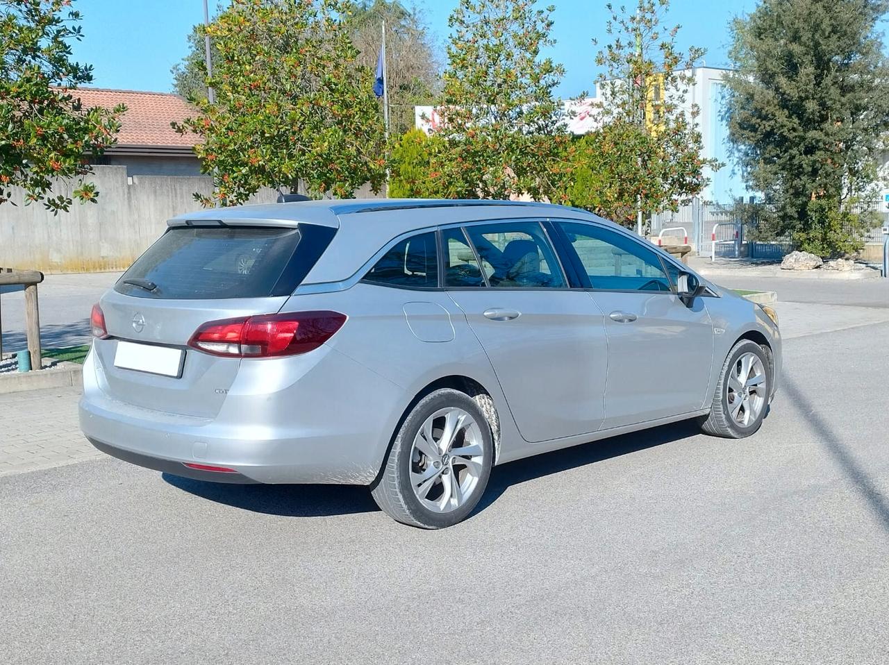 Opel Astra 1.6CDTi 110cv Sports Tourer