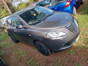 Lancia Ypsilon 1.2 69 CV 5 porte Gold