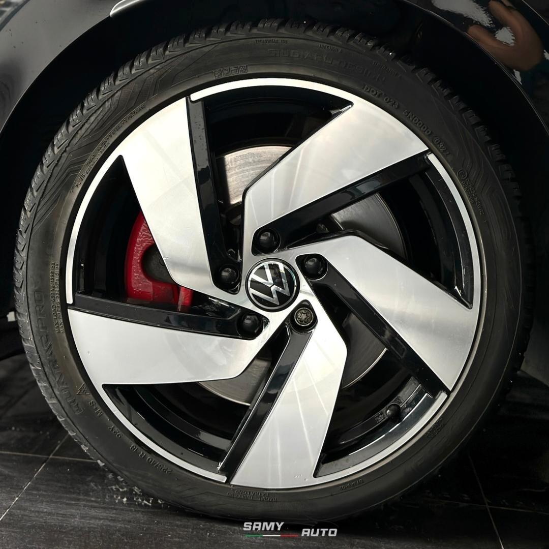 Volkswagen Golf GTI Golf 2.0 TSI GTI