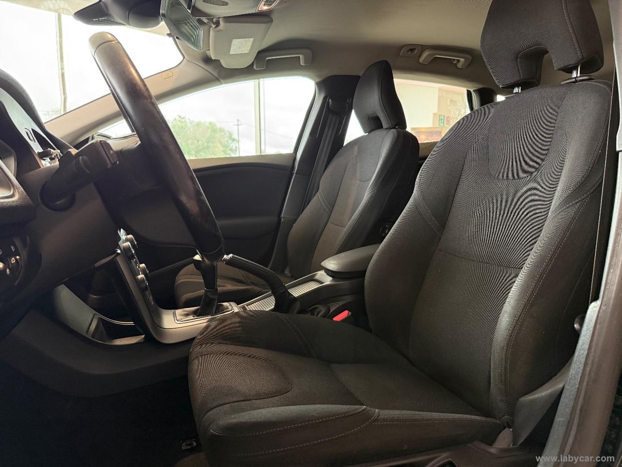 VOLVO V40 Cross Country D2 Summum