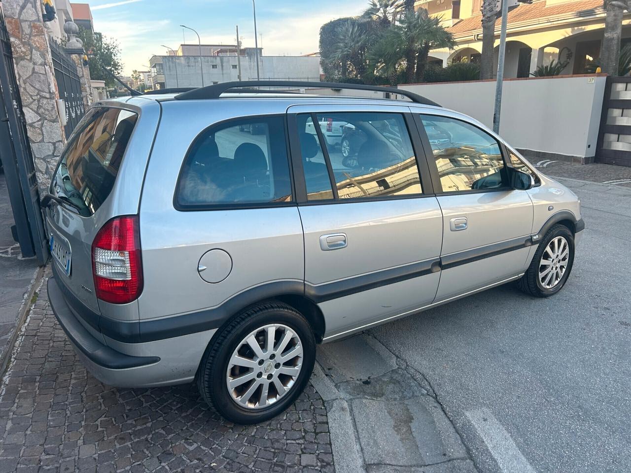 Opel Zafira 2.0 16V DTI cat Fashion Line