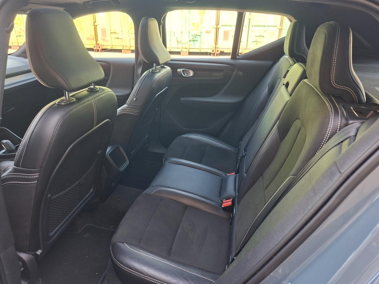 Volvo XC40 2.0 tdi 190cv r Design tetto