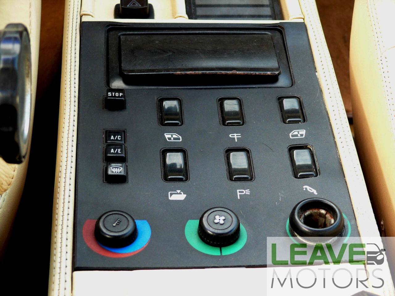 Ferrari Mondial 3.0 - TARGA ORO ASI (M0635)