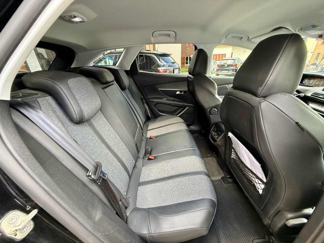 PEUGEOT 3008 BlueHDi 130 S&S Allure