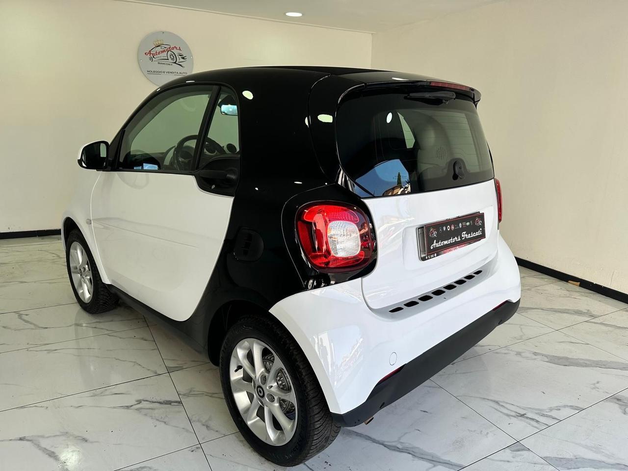 Smart ForTwo 70 1.0-AUTOM-NO VIMCOLO FINANZIAMENTO-2017