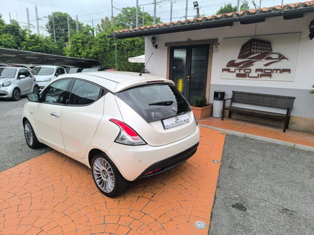 Lancia Ypsilon 0.9 TwinAir 85 CV 5 porte S&S Gold TAGLIANDATA!