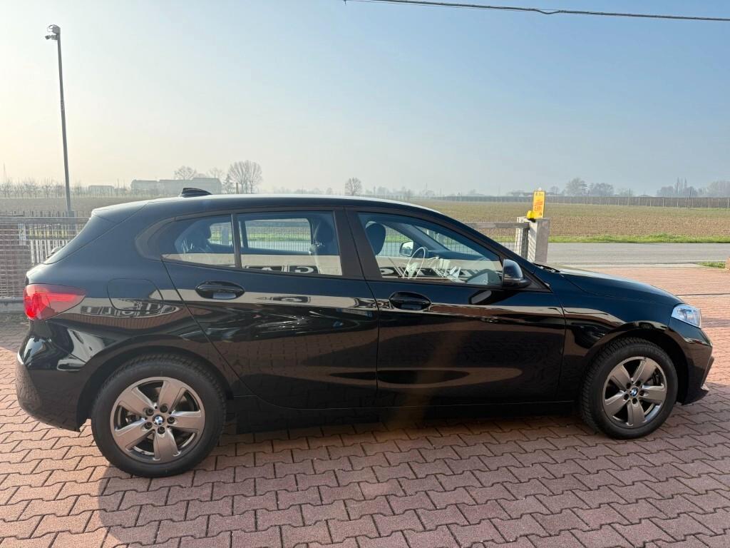 Bmw 116 116d 5p. Business Advantage