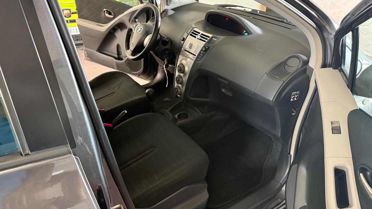Toyota Yaris 1.3 5 porte Sol