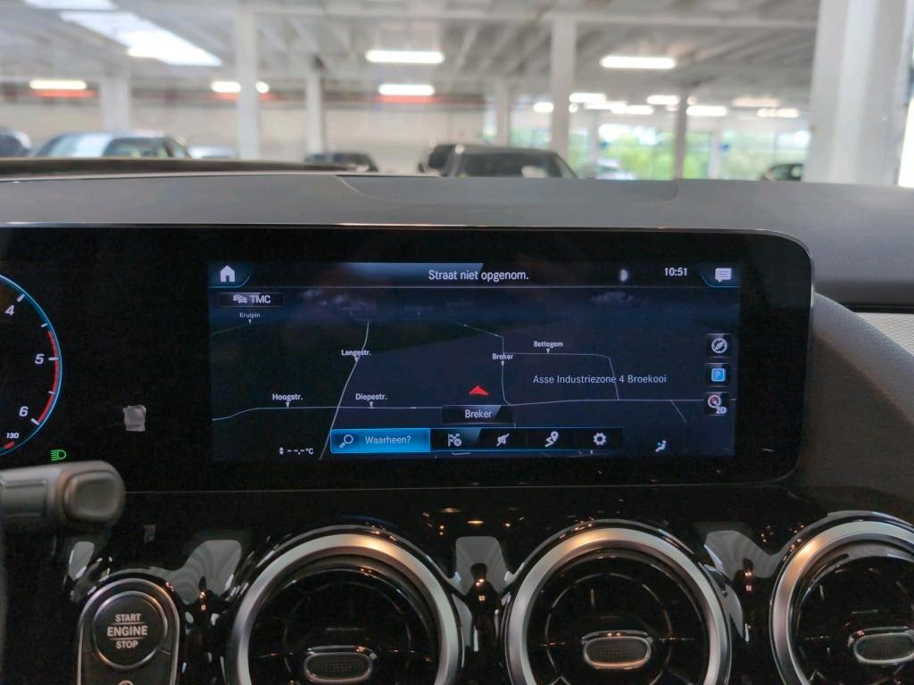 MERCEDES-BENZ GLA 200D 150CV AUTOMATIC BUSINESS LINE ( FARI LED - CRUISE - PELLE - NAVI PREMIUM - PARK ASSIST - TELECAMERA POST. )