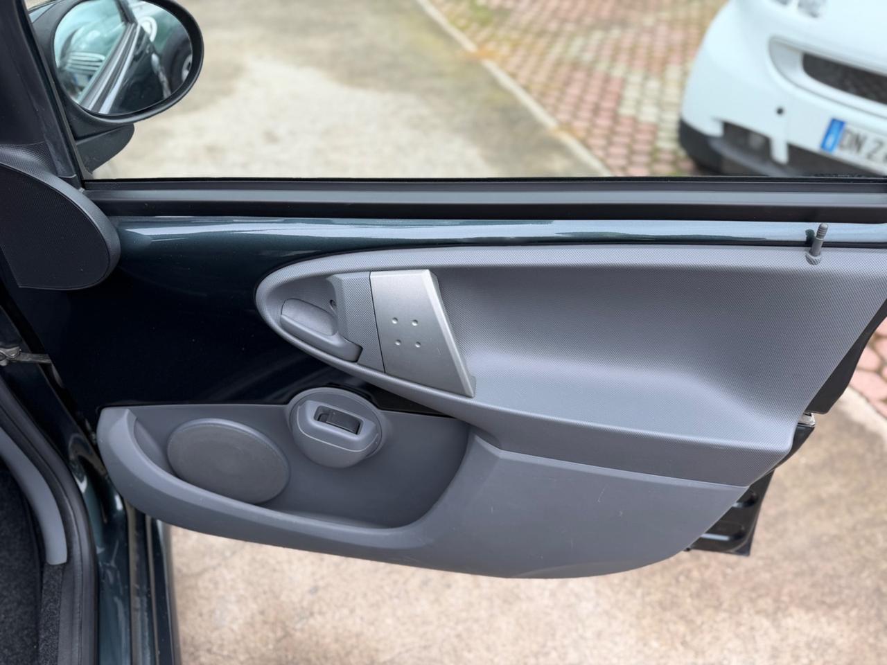 Toyota Aygo 1.0 5 porte Now Connect KM CERTIFICATI