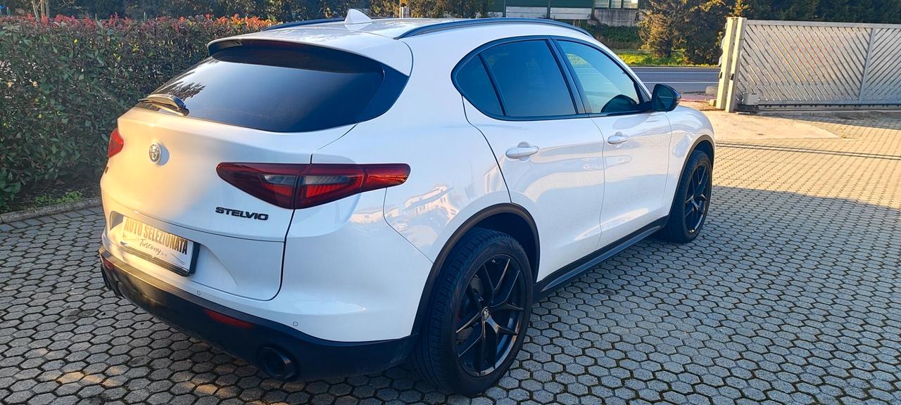 Alfa Romeo Stelvio 2.2 Turbodiesel 210 CV AT8 Q4 B-Tech