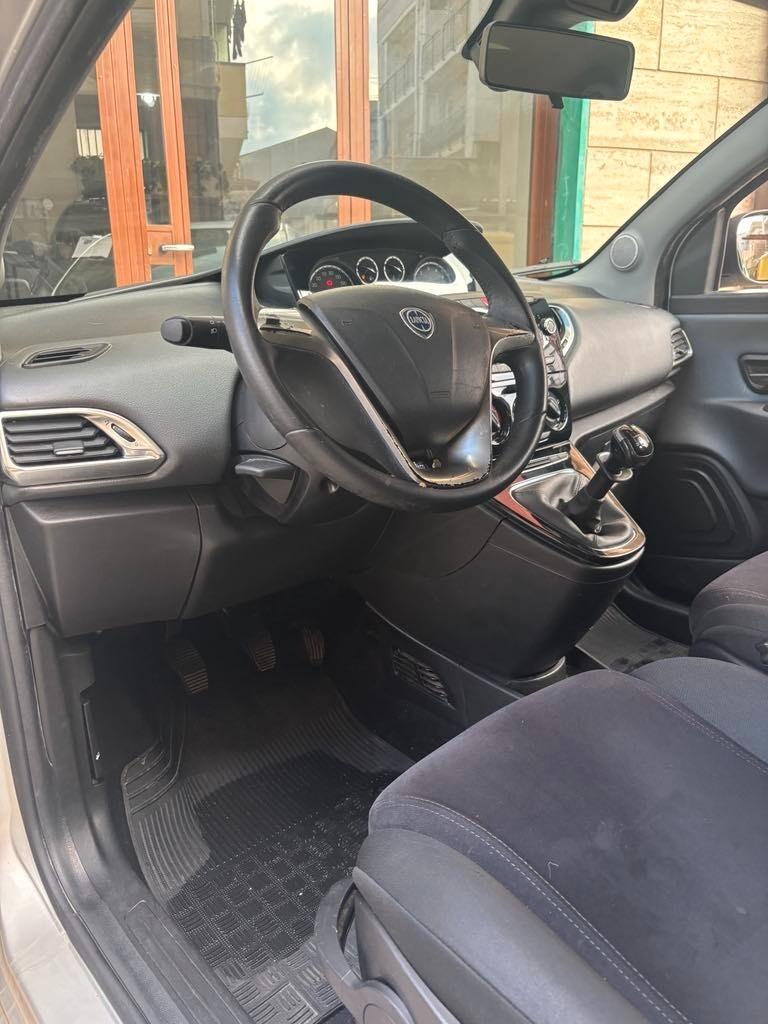 Lancia Ypsilon 1.2 69 CV 5 porte GPL Ecochic Silver