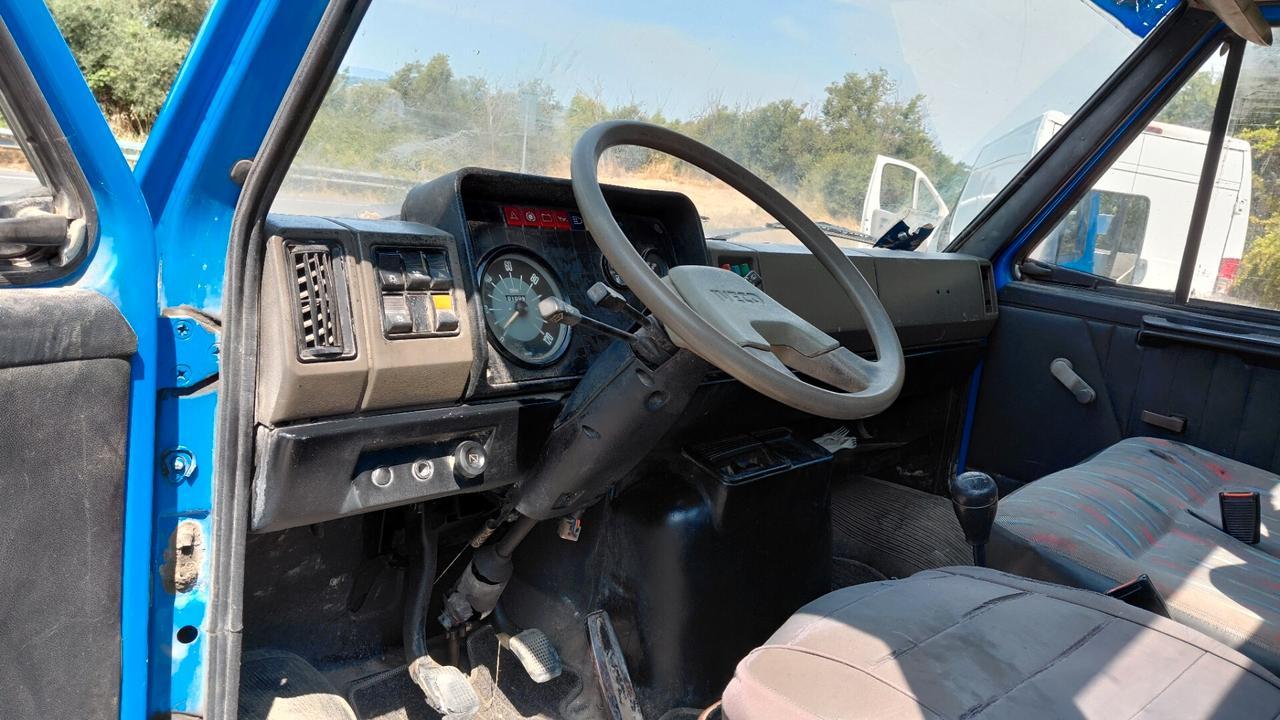 Iveco Daily 30.8 2.5 Diesel PC-TN Furgone