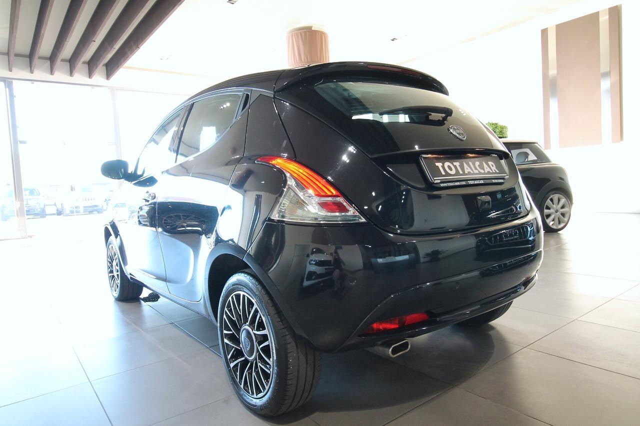 LANCIA YPSILON 1.0 70 CV HYBRID AZIENDALE