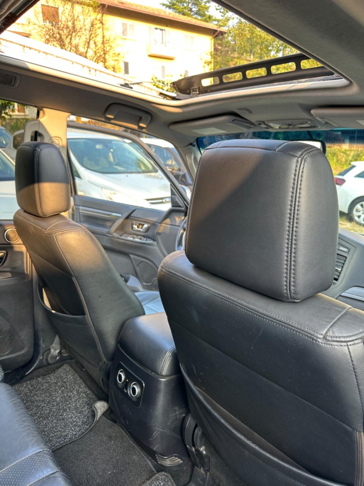 Mitsubishi PAJERO 3.2 DI-D 7POSTI TETTO 16V 5P INSTYLE