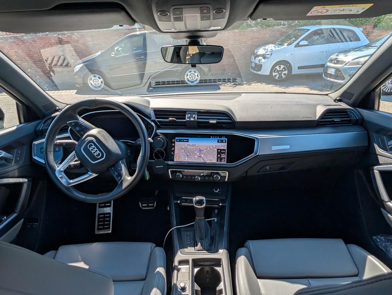 Audi Q3 SPB 35 TFSI e S tronic Identity Black