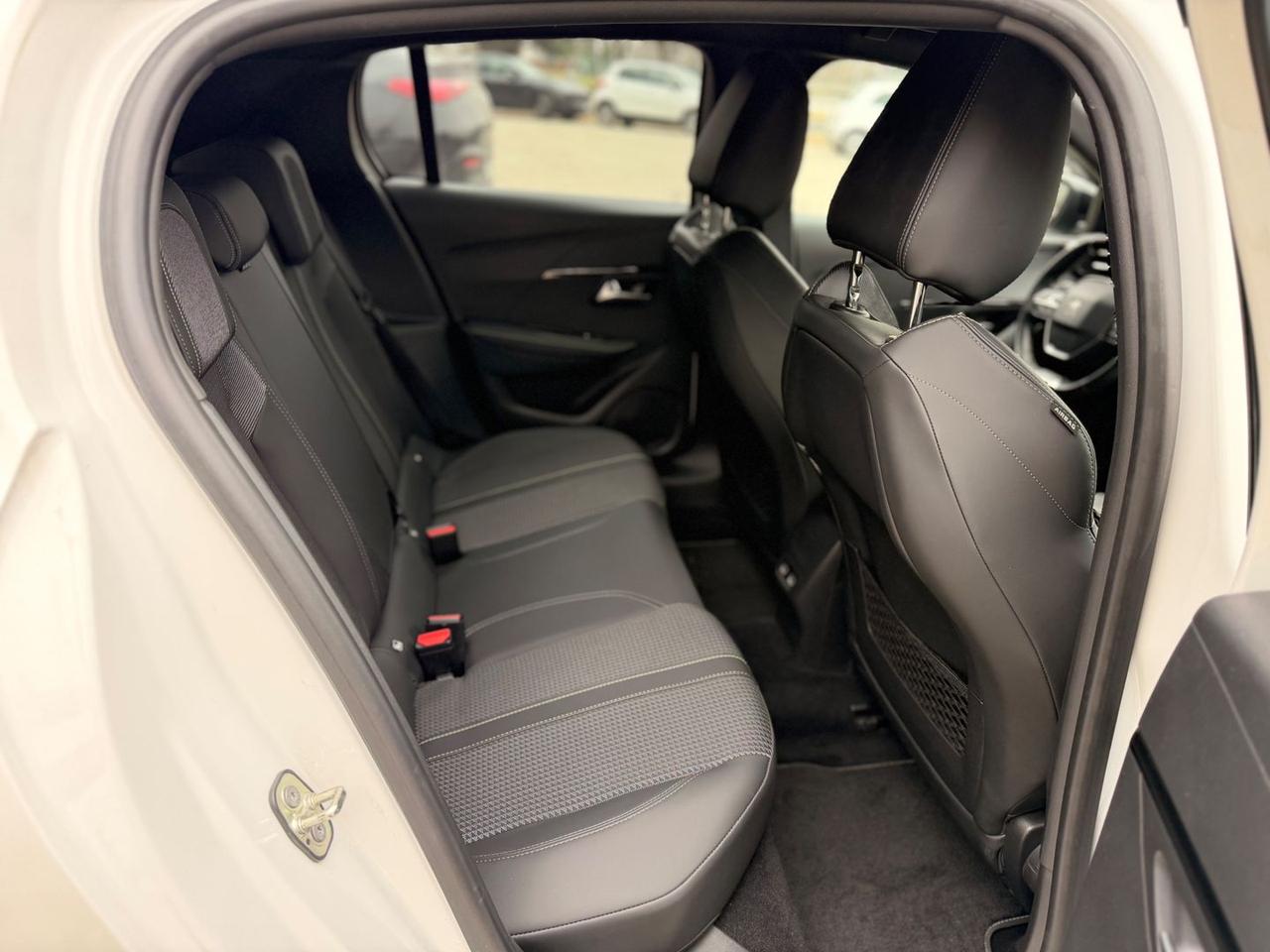 Peugeot 208 GT 1.2 PureTech 100 #8668